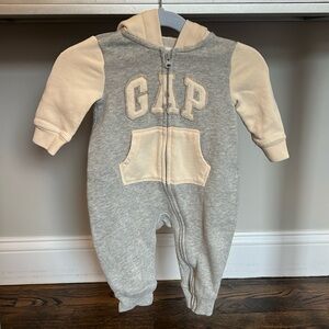 Baby Gap one piece hooded zip up ivory/ gray. Very good condition.3-6 months